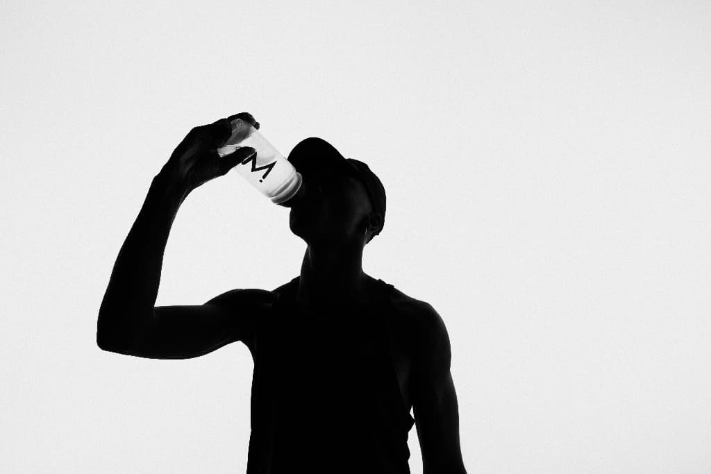 Athlete drinking Maurten during training